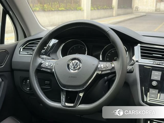 Volkswagen Tiguan L id 4219865 из Китая 21