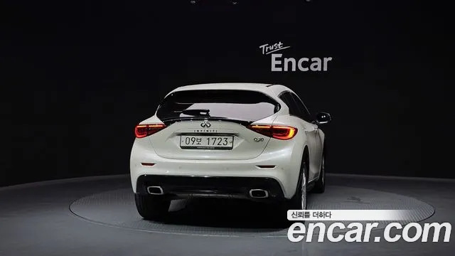 Infiniti Q30 id 2634113 из Кореи 14