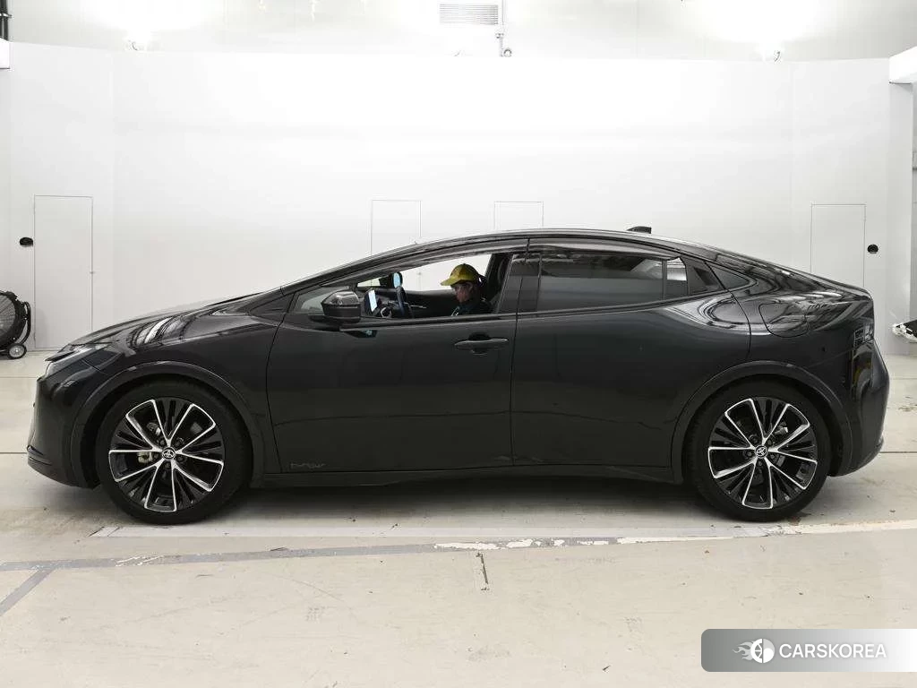 Toyota Prius 2024 из Японии, фото 4