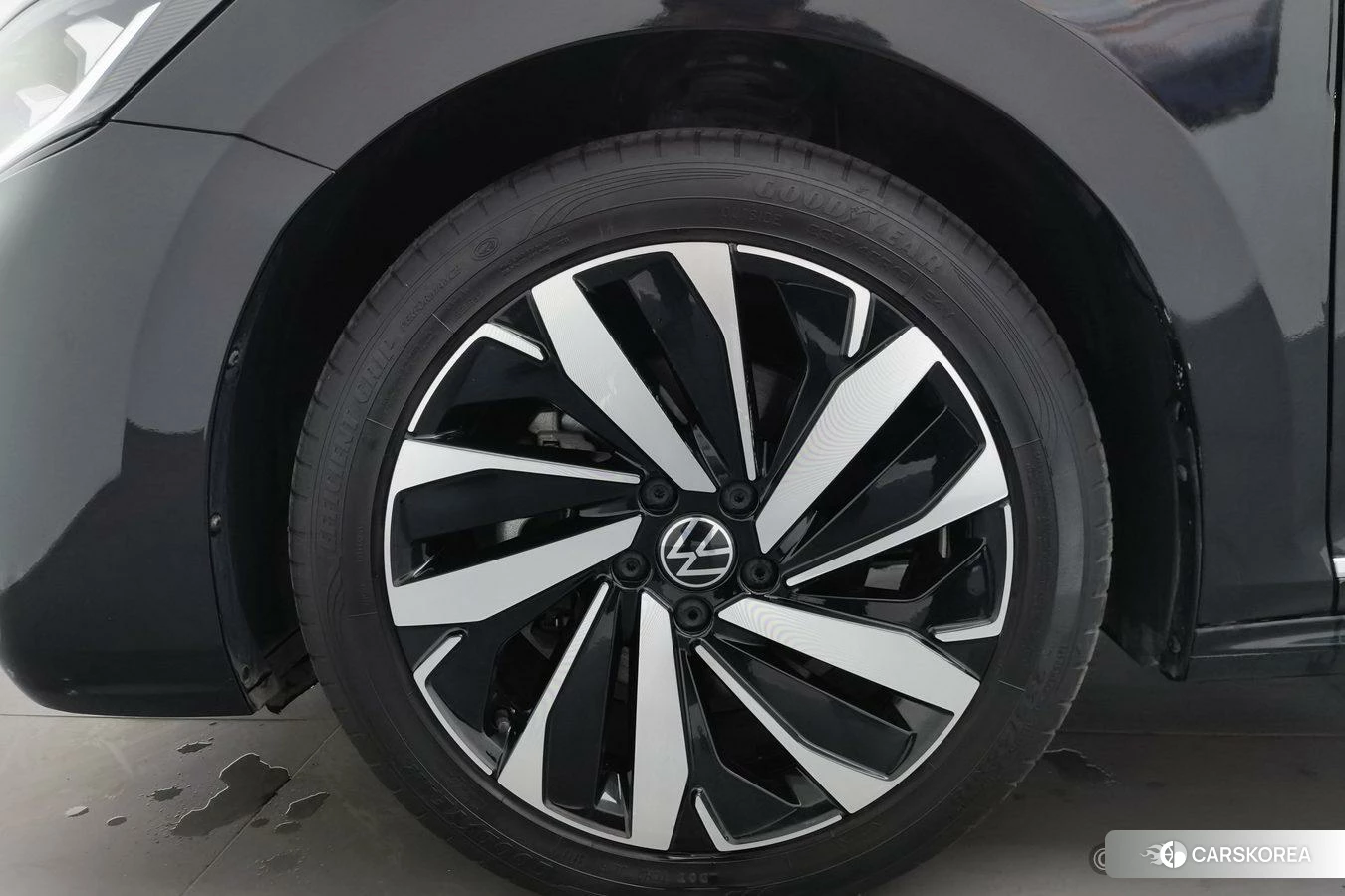 Volkswagen Passat id 4510854 из Китая 18