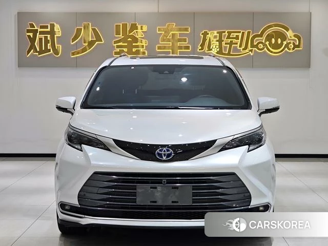 Toyota Saina 2023 Белый из Китая, фото 4