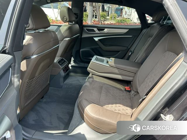 Audi A7L id 4260609 из Китая 9