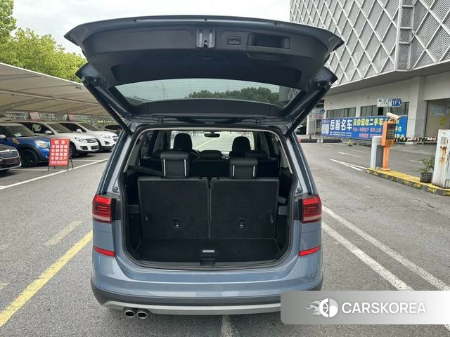 Volkswagen Touran L id 4238919 из Китая 11