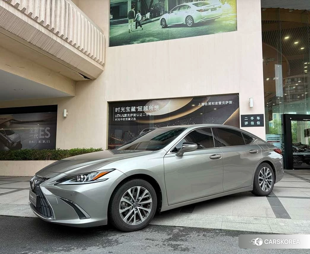 Lexus ES id 4467463 из Китая 8