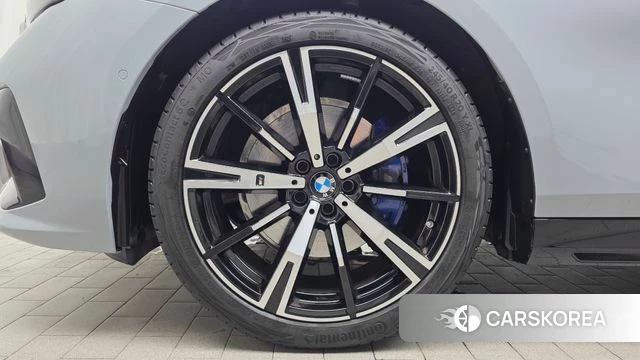 BMW 5 Series (G60) id 4729652 из Кореи 28
