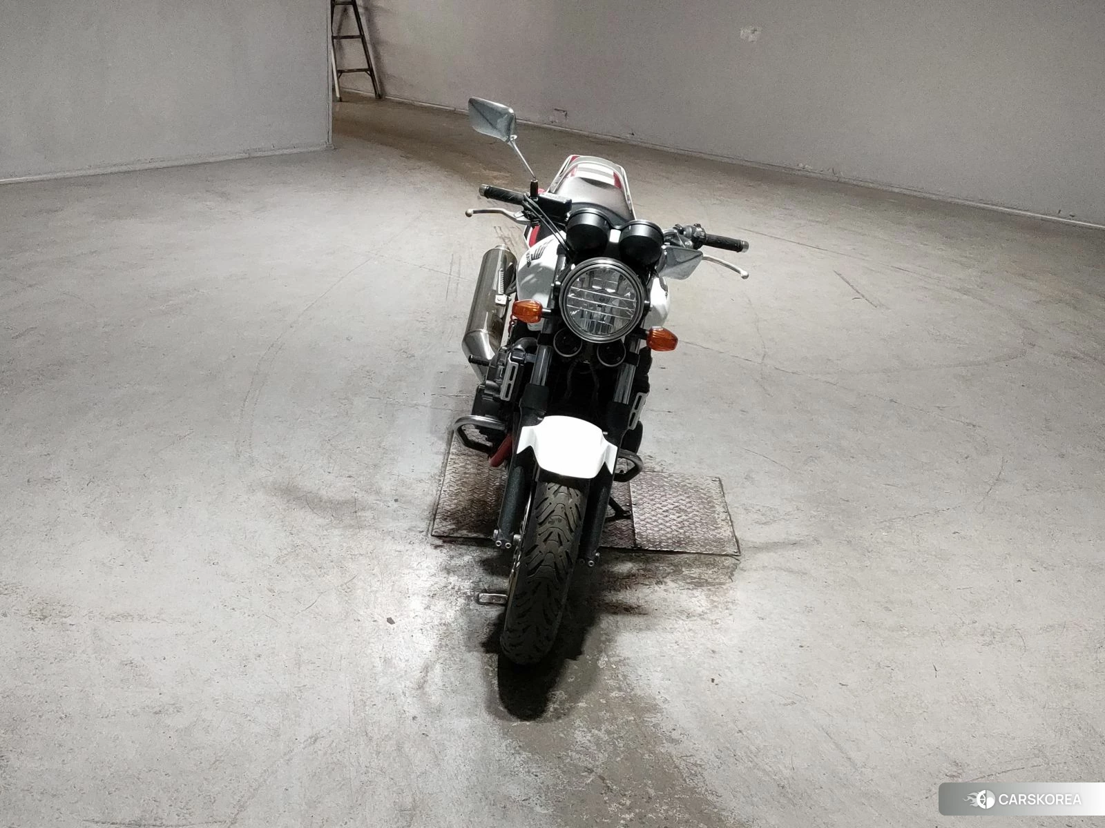 Проданный Honda CB400SF 2011 из Японии