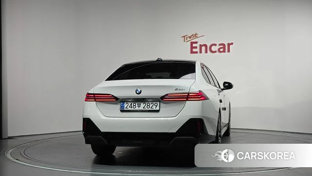 BMW 5 Series (G60) id 4584659 из Кореи 27