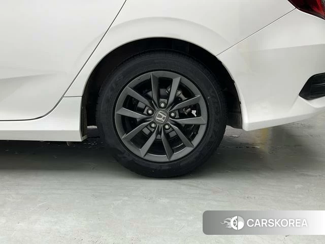 Honda Civic id 4313898 из Китая 34