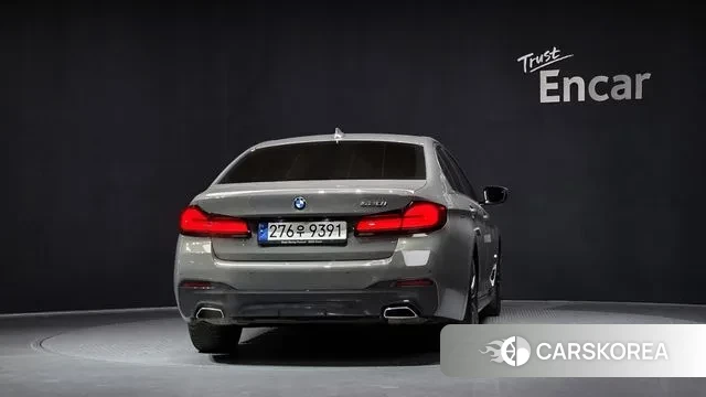 BMW 5 Series (G30) id 3438212 из Кореи 14