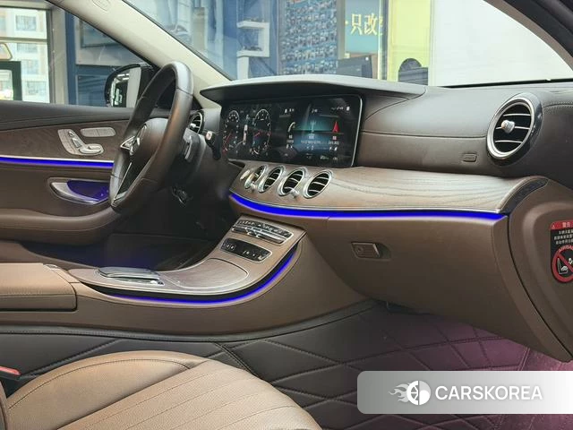 Mercedes-Benz E-class id 4279237 из Китая 11