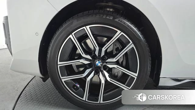 BMW 7 Series (G70) id 3864538 из Кореи 14