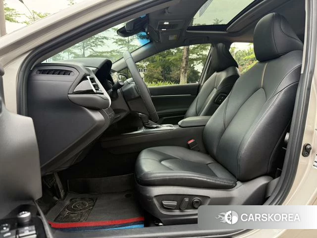 Toyota Camry 2021 Серебристо-серый из Китая, фото 4