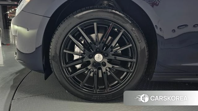 Maserati Ghibli id 4245220 из Кореи 26