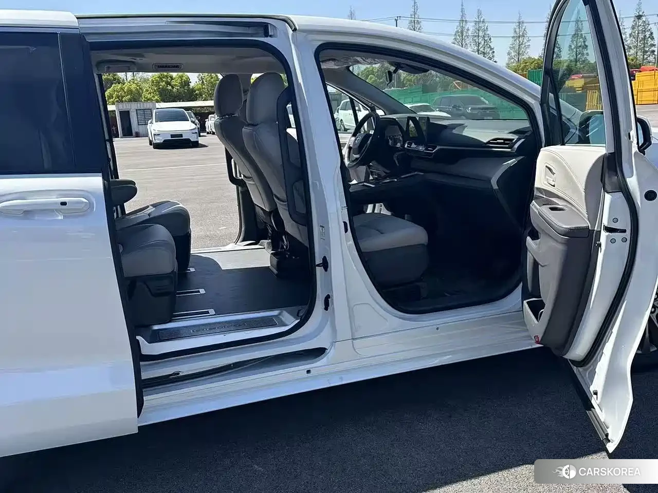 Toyota Sienna id 4600519 из Китая 15