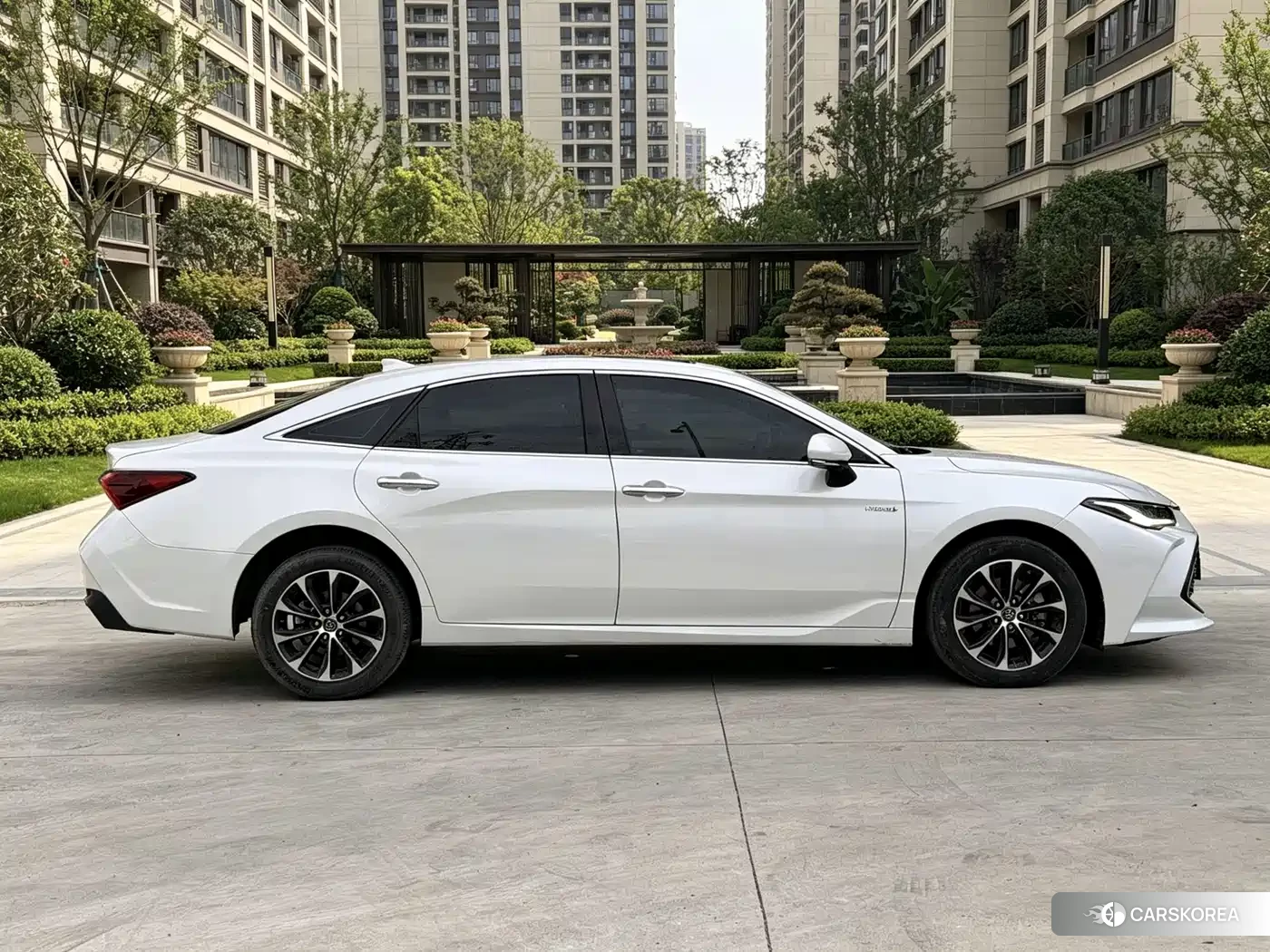Toyota Avalon 2024 Белый из Китая, фото 4