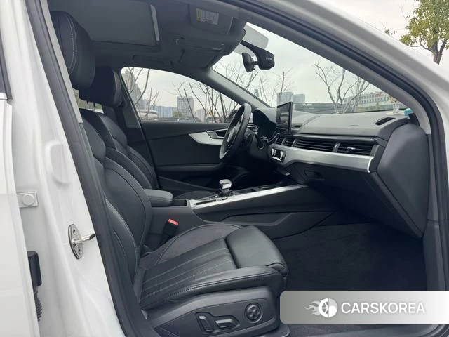 Audi A4L id 4297843 из Китая 9