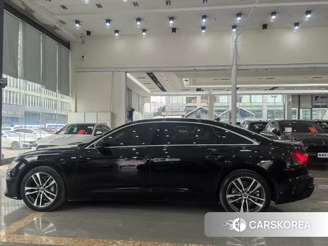 Audi A6L id 4307333 из Китая 13