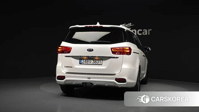 Kia The New Carnival id 4652142 из Кореи 14