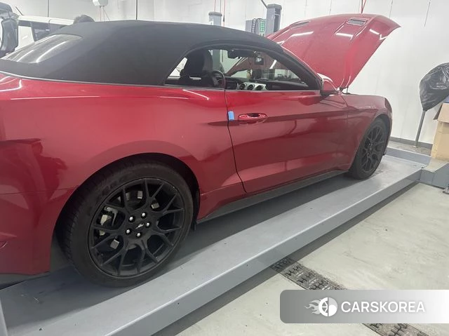 Ford Mustang 2023 Красный из Кореи, фото 4