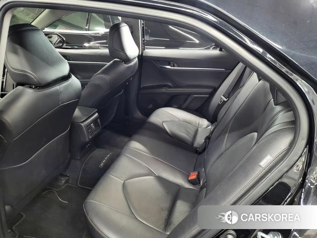 Toyota Camry (XV70) 2019 Серый из Кореи, фото 4