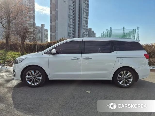 Kia All New Carnival id 3451606 из Кореи 10