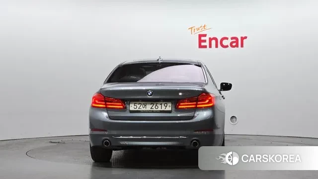 BMW 5 Series (G30) id 3761471 из Кореи 14