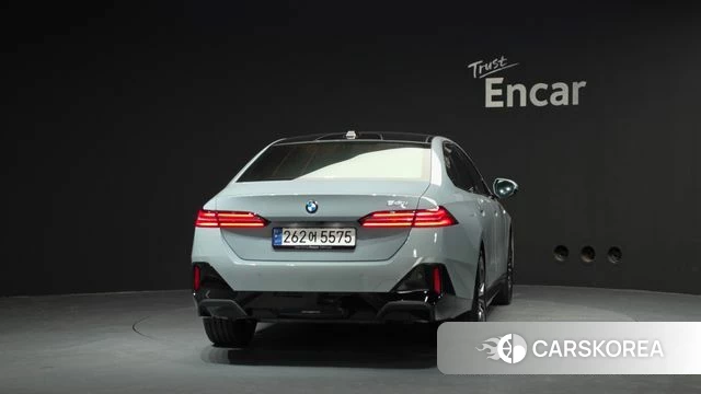 BMW 5 Series (G60) id 4499727 из Кореи 28