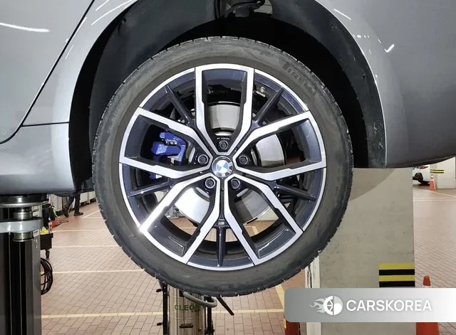 BMW 5 Series (G30) 2023 Серый из Кореи, фото 4