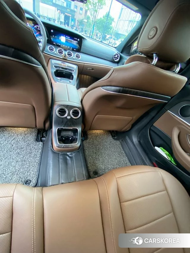 Mercedes-Benz E-class id 4255878 из Китая 16