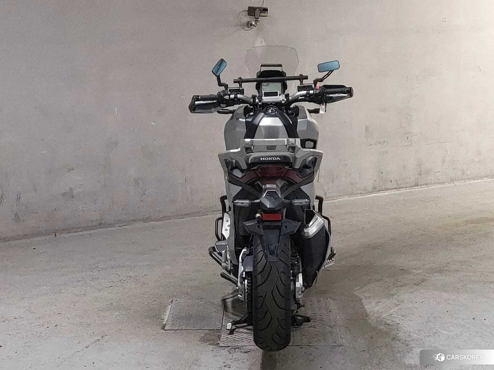 Проданный Honda X-ADV 750 2017 из Японии