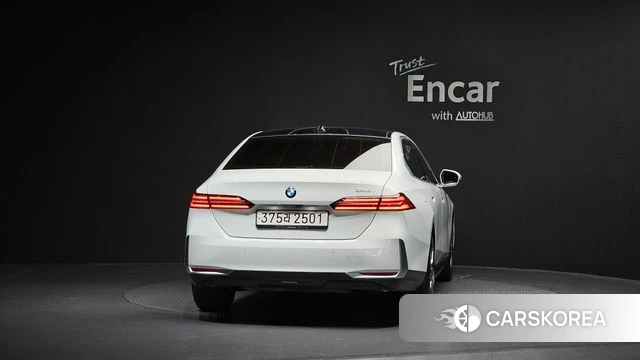 BMW 5 Series (G60) id 3793132 из Кореи 14