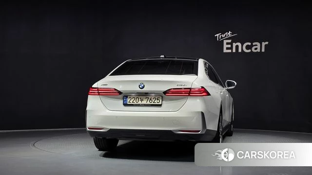 BMW 5 Series (G60) id 4665408 из Кореи 14