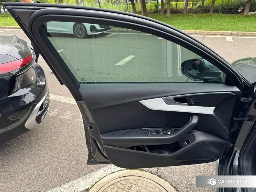 Audi A4L id 4548234 из Китая 24