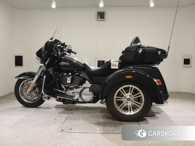 Harley-Davidson Electra Glide FLHTCUTG1870 2019 из Японии, фото 3