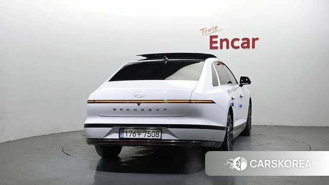 Hyundai Grandeur (GN7) id 3850582 из Кореи 14