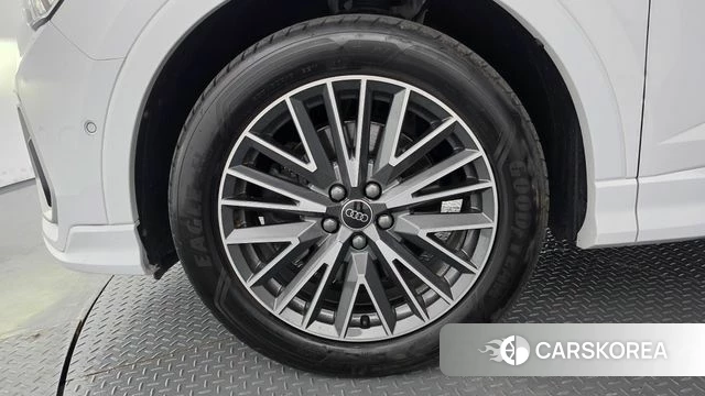 Audi Q3 (F3) id 4897933 из Кореи 29