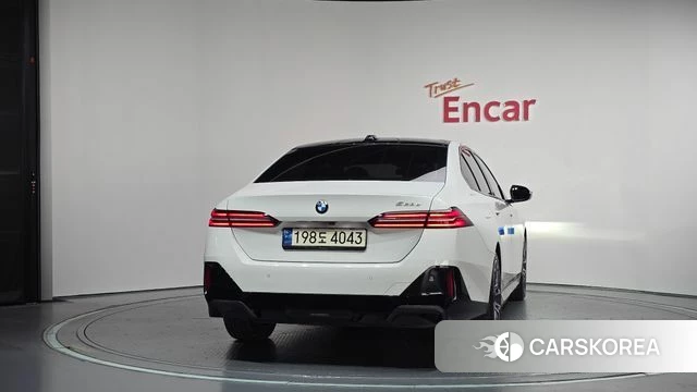 BMW 5 Series (G60) id 4847782 из Кореи 26