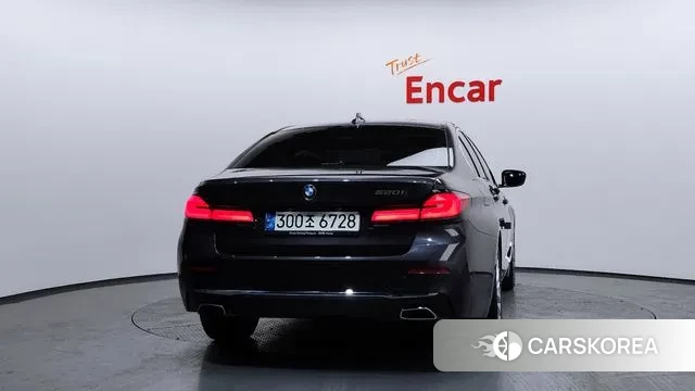 BMW 5 Series (G30) id 3453941 из Кореи 14