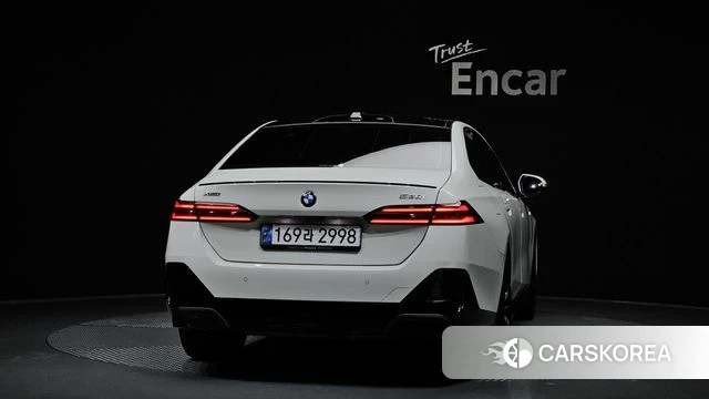 BMW 5 Series (G60) id 4590333 из Кореи 14