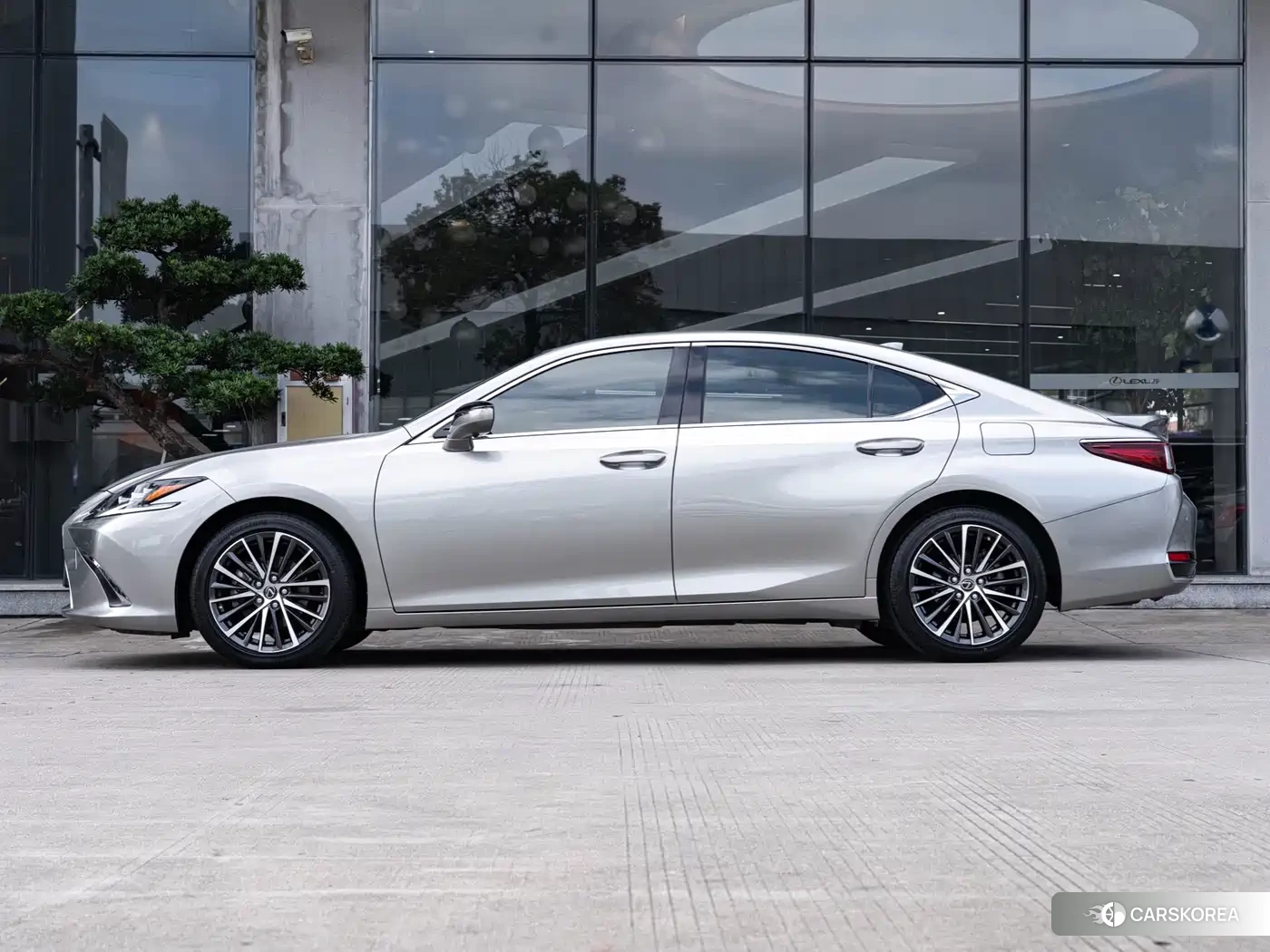 Lexus ES id 4570811 из Китая 15