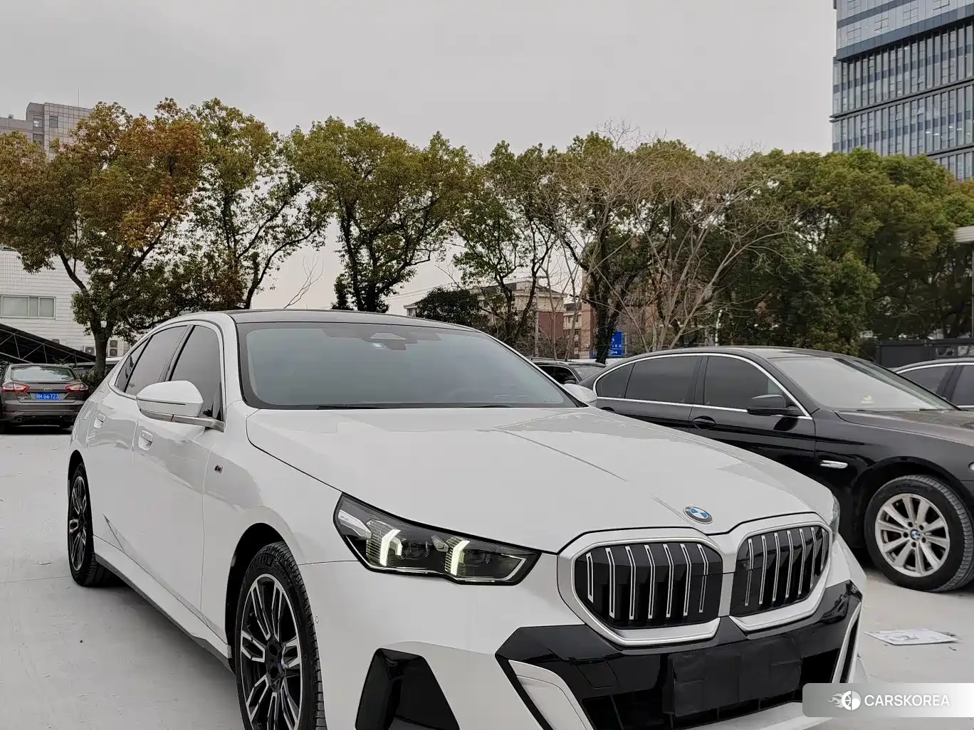 BMW 5 series 2025 Белый из Китая, фото 4