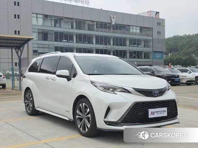Toyota Grevia 2024 Белый из Китая, фото 4