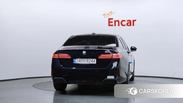 BMW 5 Series (G60) id 4421842 из Кореи 30