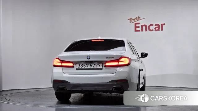 BMW 5 Series (G30) id 3493822 из Кореи 14