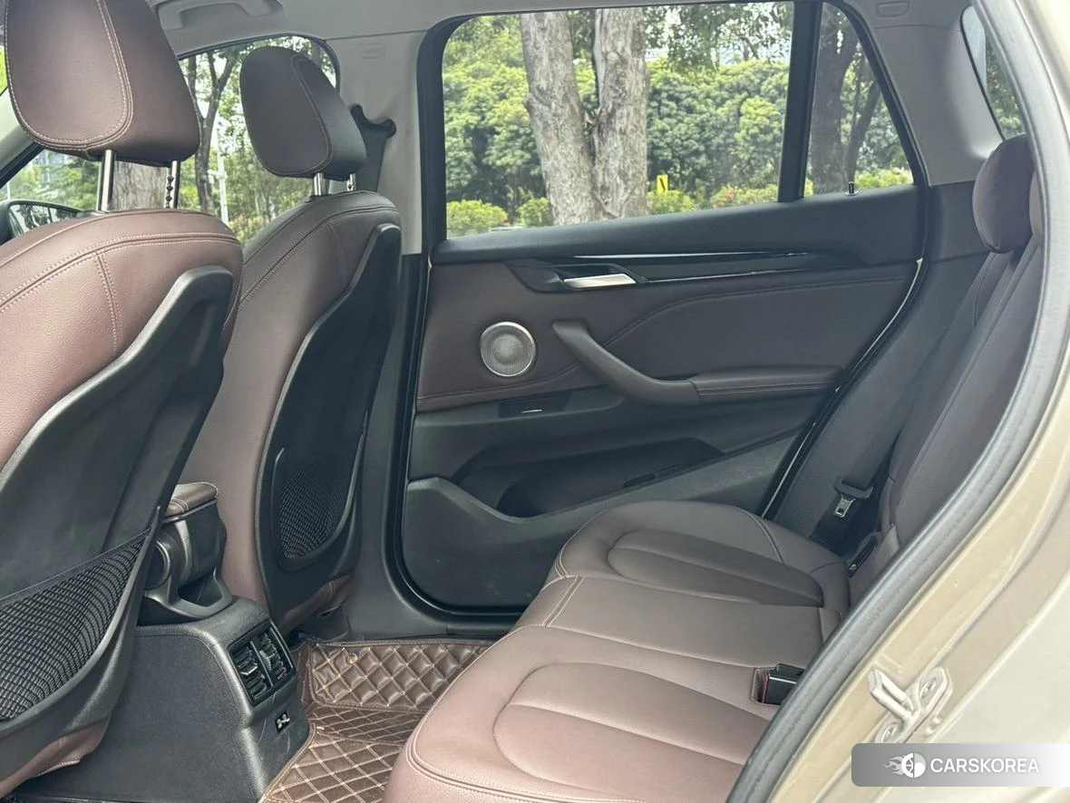 BMW X1 2021 Серебристо-серый из Китая, фото 6