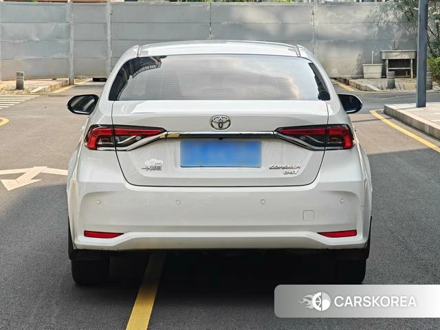 Toyota Corolla 2021 Белый из Китая, фото 4