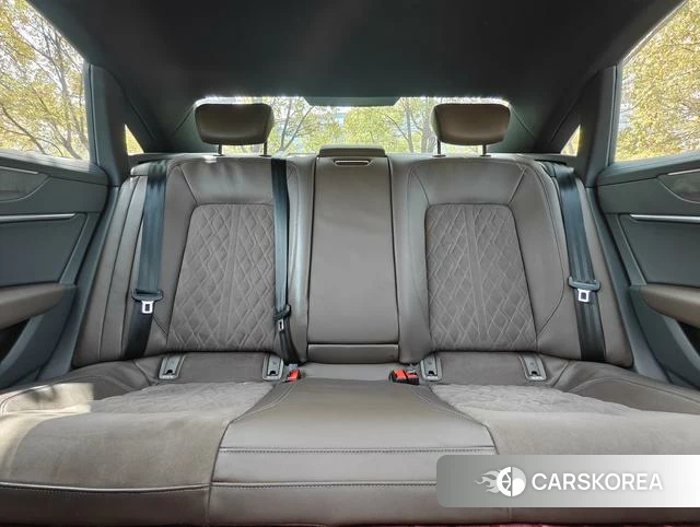 Audi A7L id 4259733 из Китая 19
