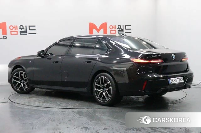 BMW 7 Series (G70) id 3919628 из Кореи 14