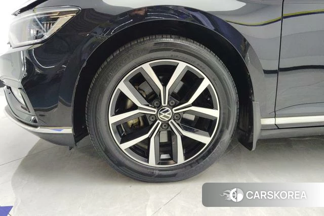 Volkswagen Magotan id 3837295 из Китая 11