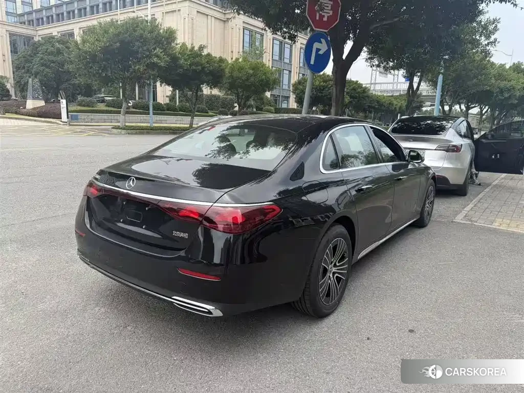 Mercedes-Benz E-Class 2026 Черный из Китая, фото 4